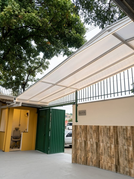 Toldos em Policarbonato Alveolar