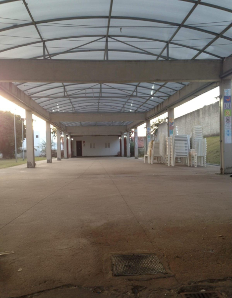 Toldos em Policarbonato Compacto